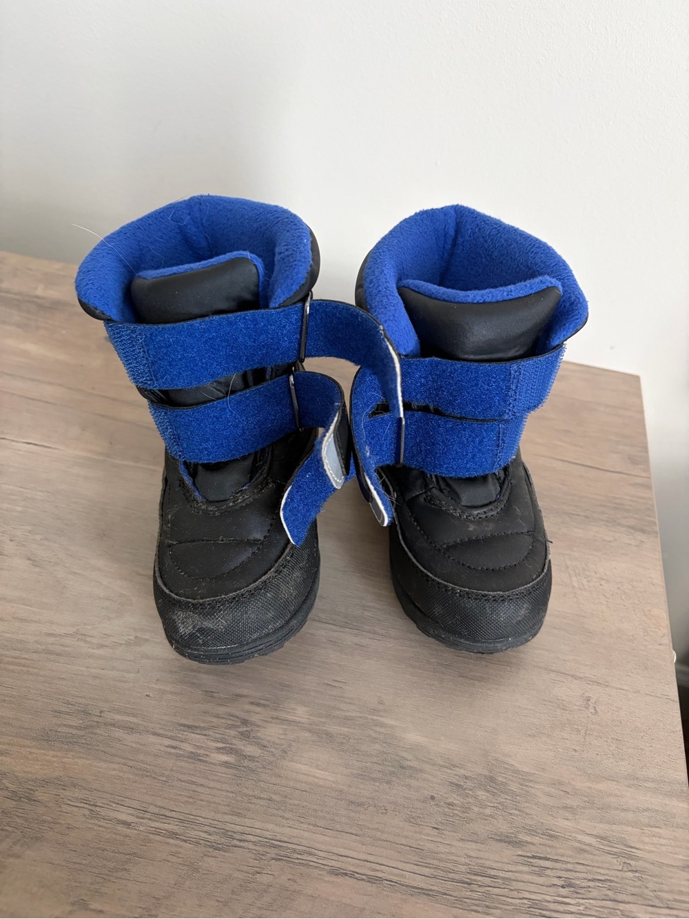 Source Unknown Kids Black and Blue Hook-and-Loop Winter Boots